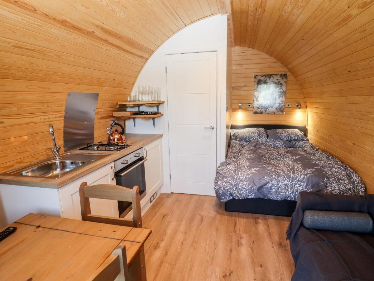 Goose Pod Villa Устър Екстериор снимка