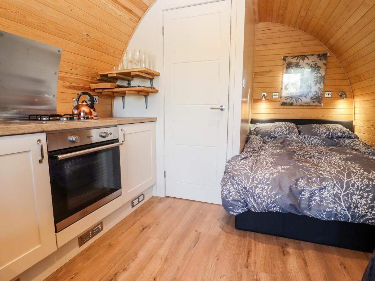 Goose Pod Villa Устър Екстериор снимка